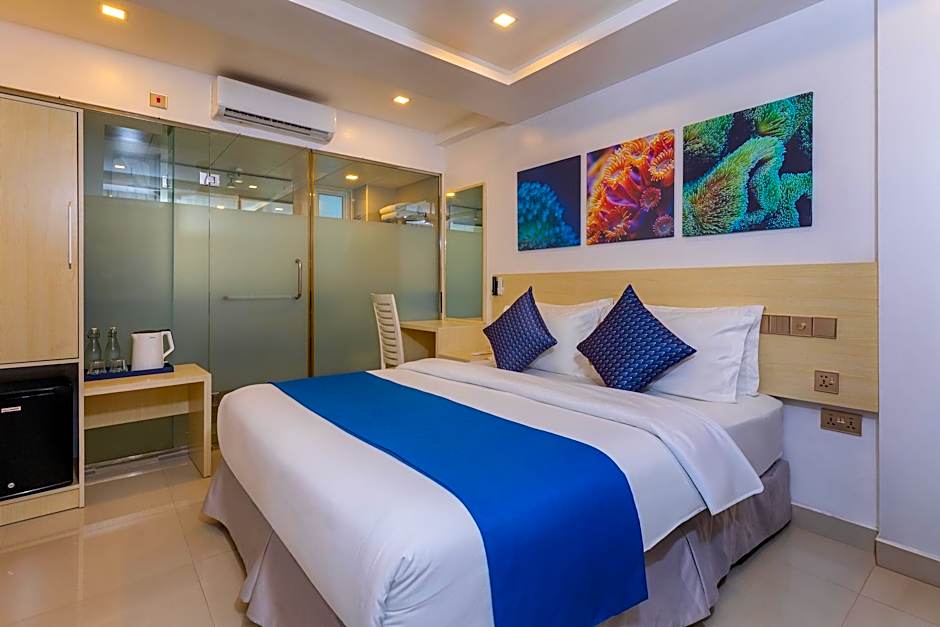 The White Harp Beach Hotel