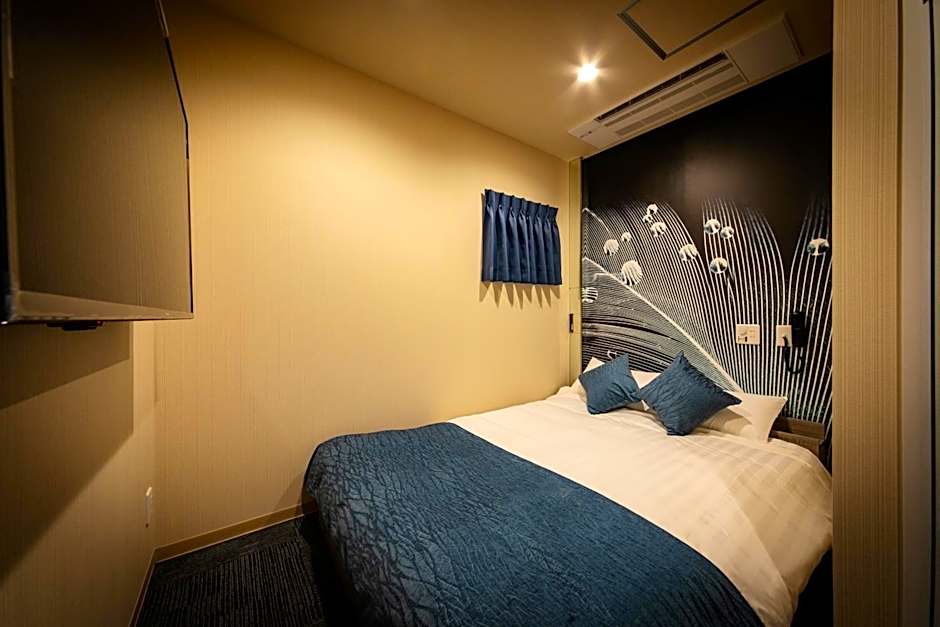 Photo 1 of 5 of Small Double Room