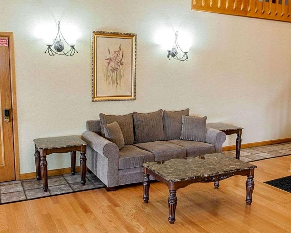 Quality Inn & Suites Indianapolis Northwest