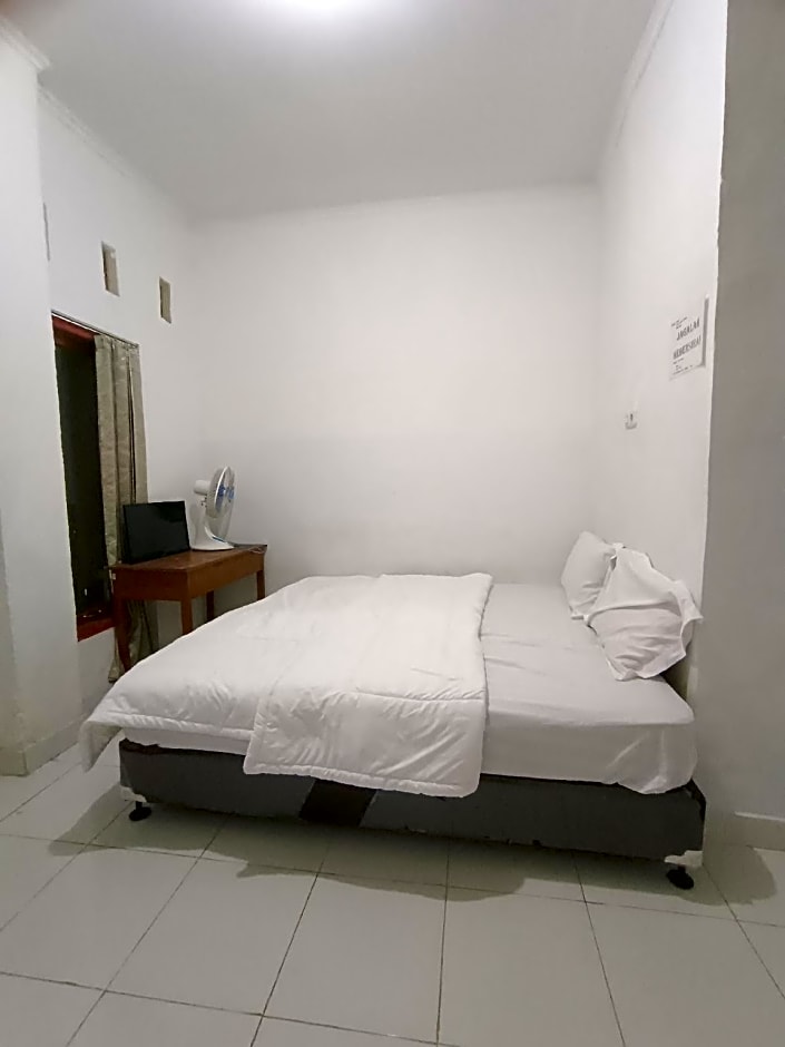 SPOT ON 92498 Fanni Homestay