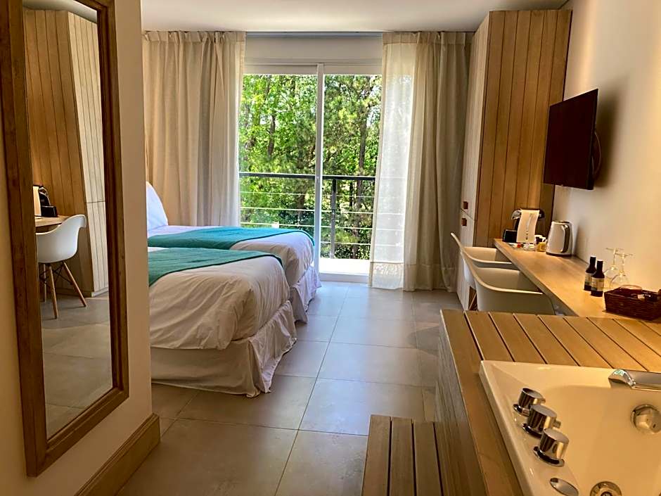 Live Hotel Boutique (Adults only)