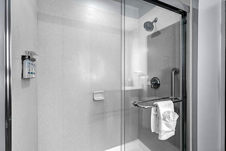 Holiday Inn Express Hotel & Suites Salina By IHG