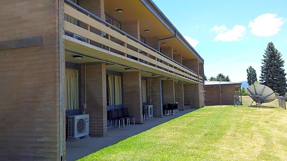 Lake Jindabyne Hotel