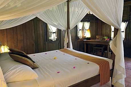 One-Bedroom Bungalow