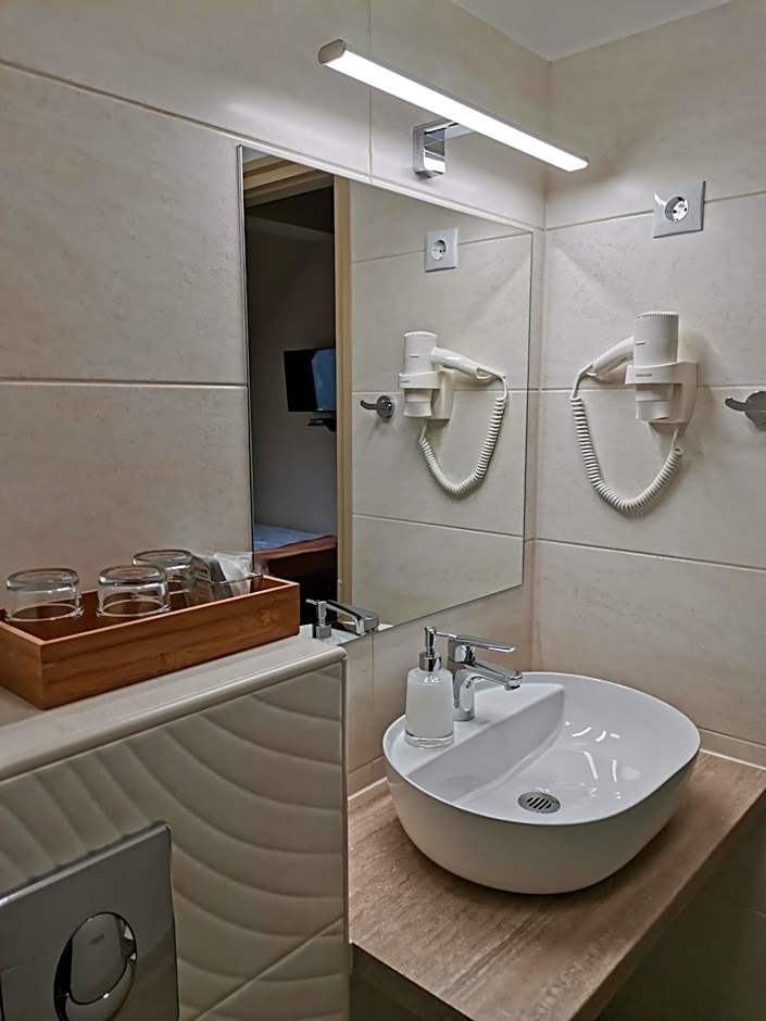 Alfa Hotel