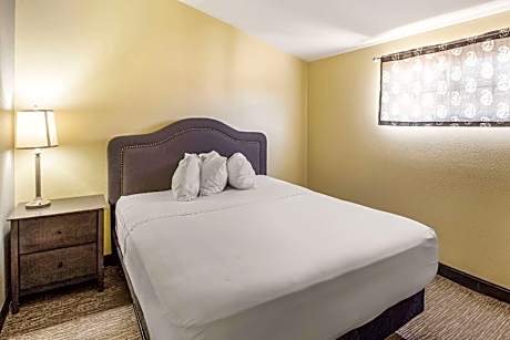 1 Queen Bed, Nonsmoking