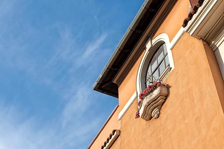 A Vinicius Et Mita Guest House