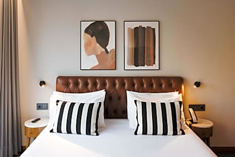 Double or Twin Studio with Balcony