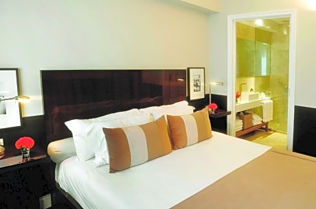 Executive Room (1 Queen Bed)