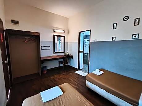 Economy Twin Room