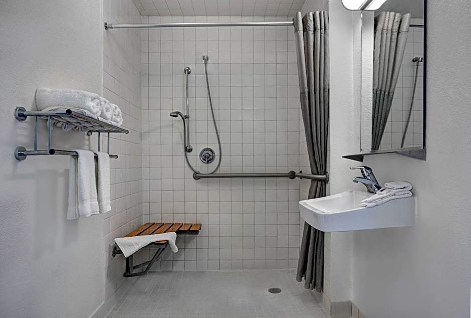 Motel 6 Monterey - Marina