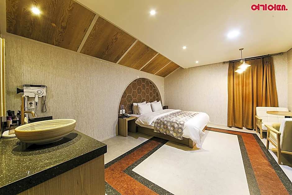 Hwaseong (Hyangnam) elga tourist hotel