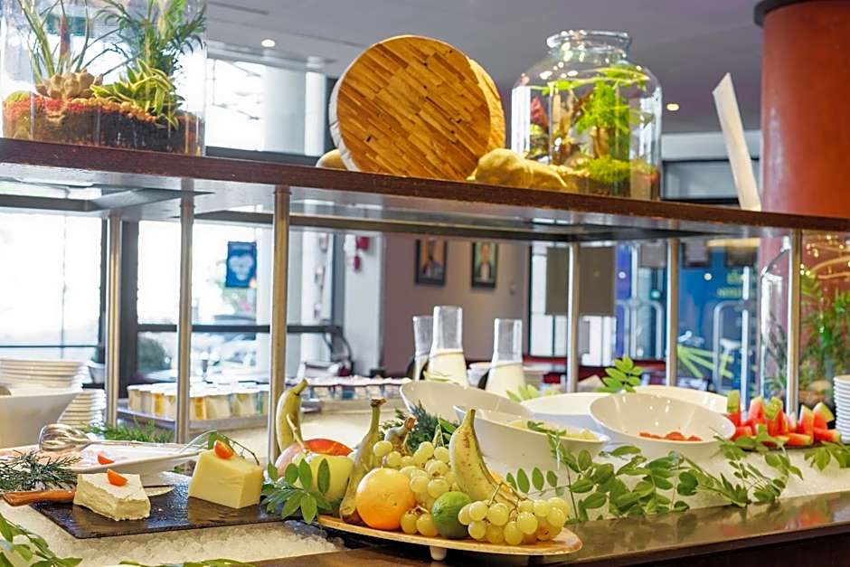 Golden Tulip Paris CDG Airport  Villepinte