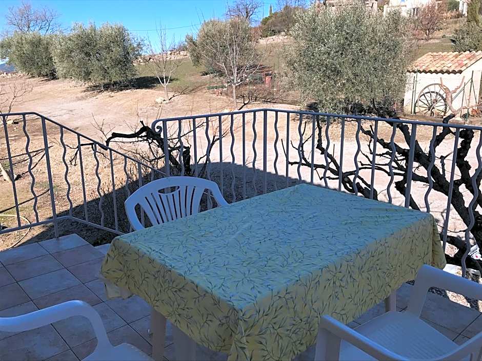 Chambre une fenêtre sur le Ventoux la Clue