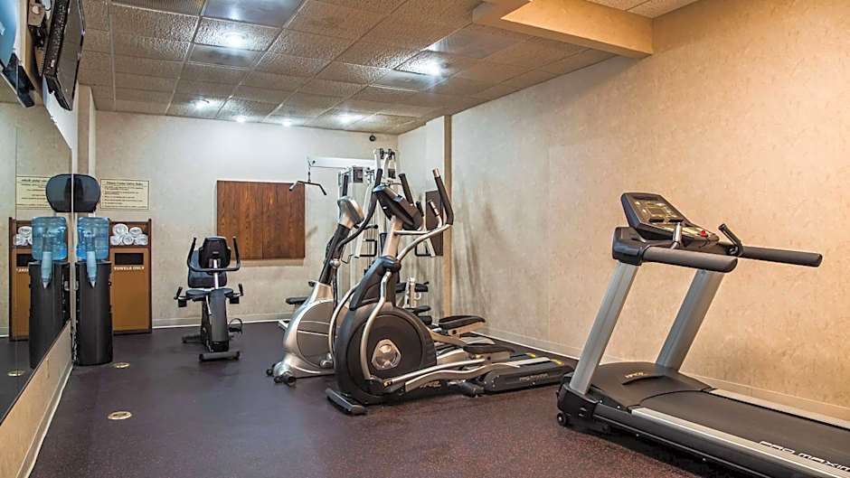 Rock Island Inn & Suites Marshalltown