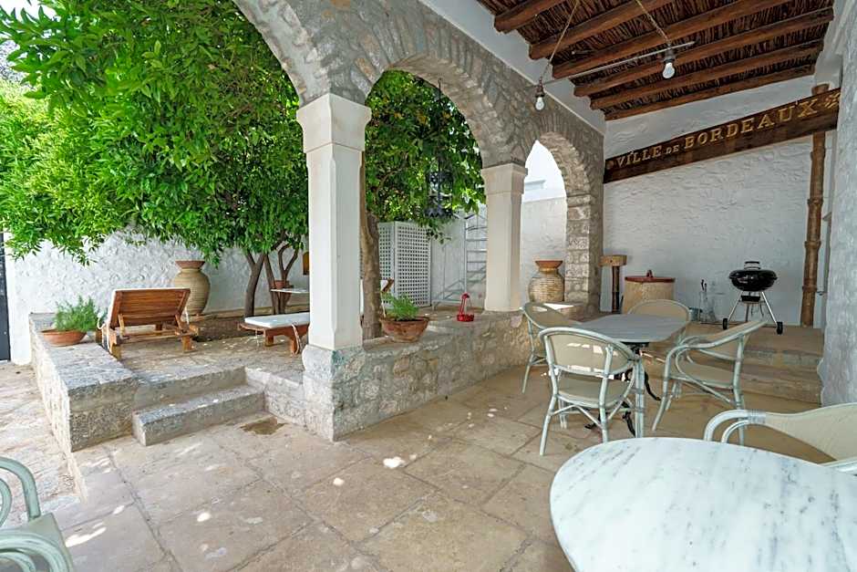 LIVIN Hydra Garden Suite