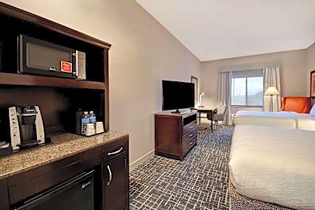 2 Queen Hearing Accessible Room