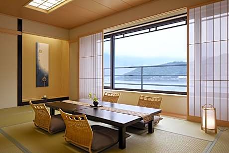 Japanese-Style Standard Room with Lake View - Higher Floor