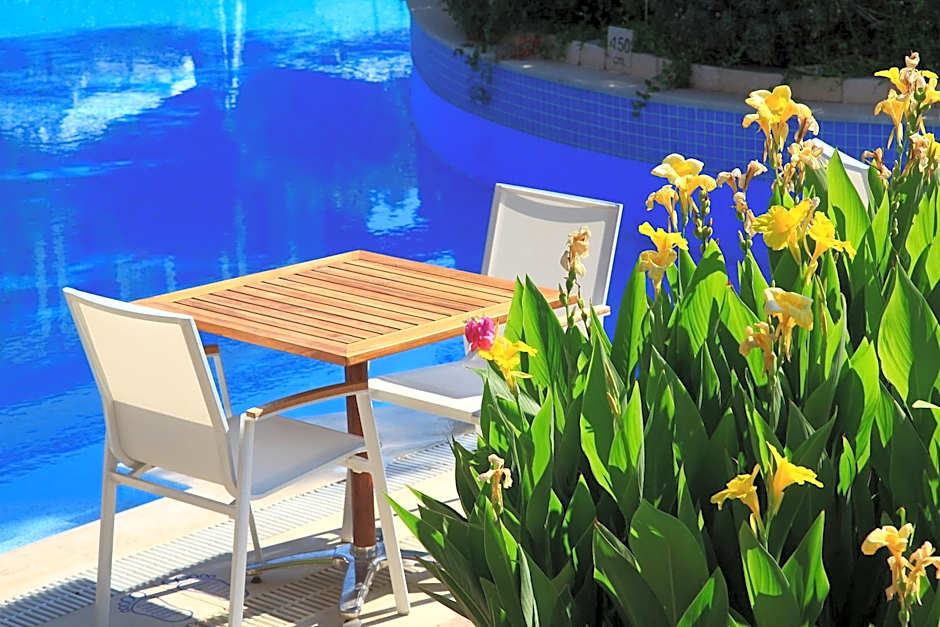Zeytinada Hotel