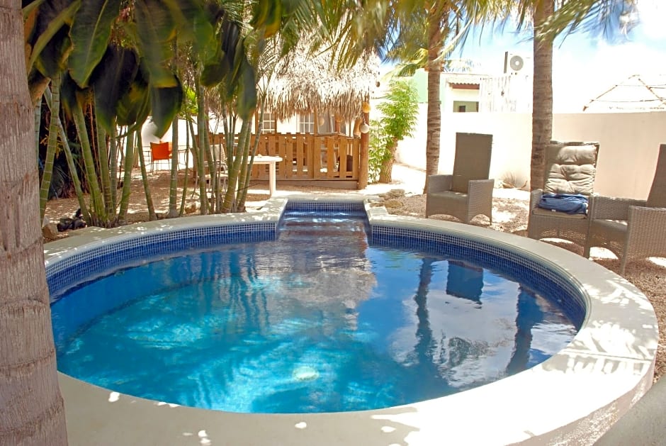 Bnbbonaire Near The Ocean