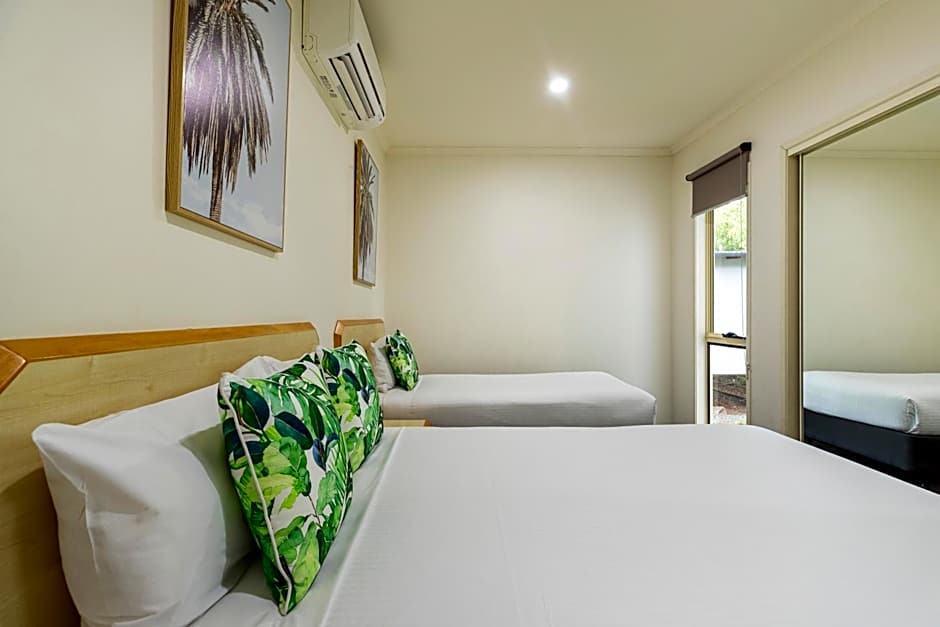 Photo 1 of 6 of Deluxe Family Suite