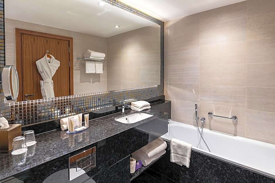 Crowne Plaza London Heathrow T4 By IHG
