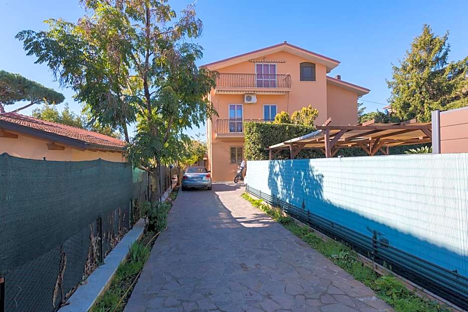 Travelershome Ciampino&Morena GuestHouse