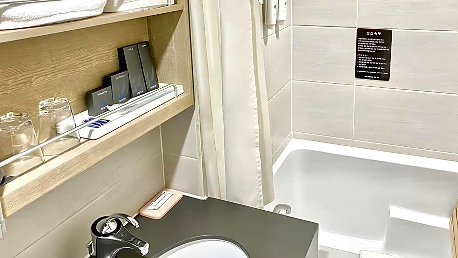 Chungchoho Best Hotel