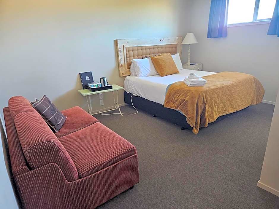 FatOwl Motel, Bar & Eatery