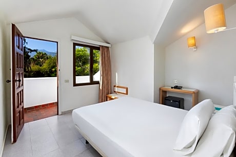 Single Room with Balcony