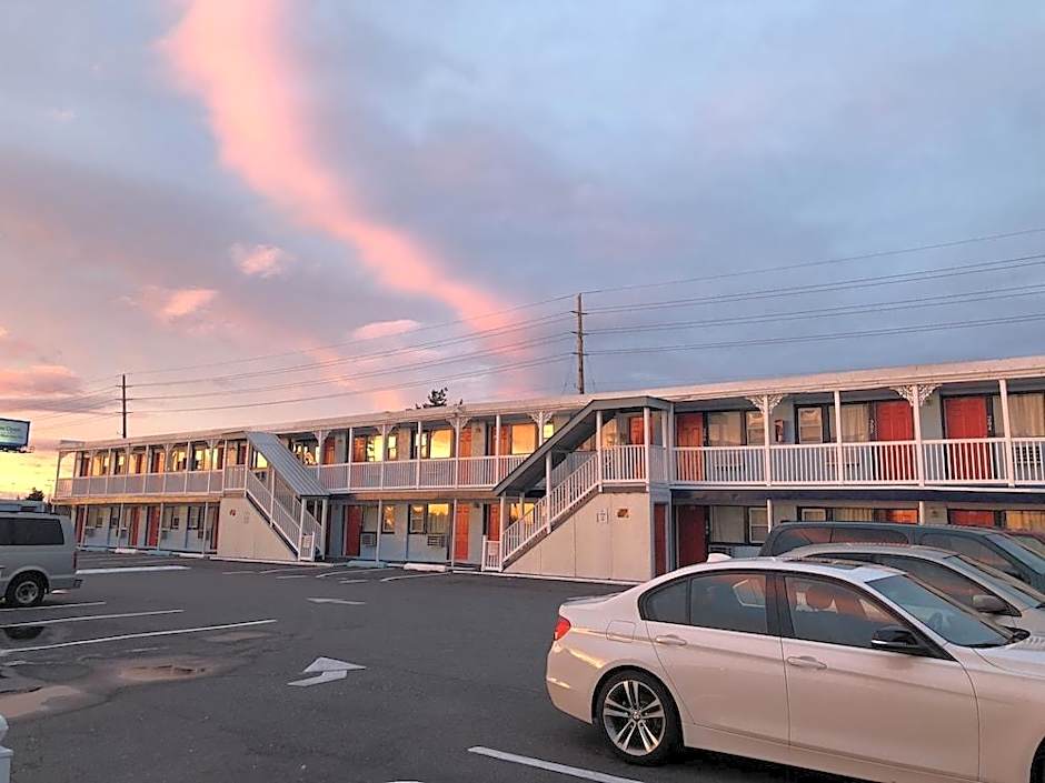 New Sea Breeze Motel