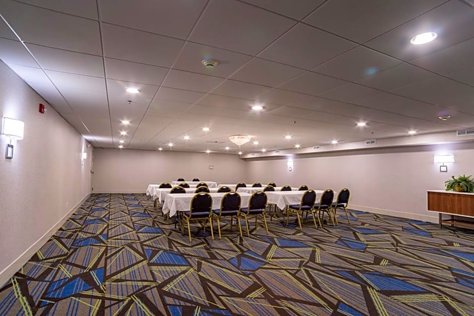 Holiday Inn Express Branford-New Haven By IHG