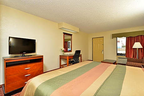 One King Bed Suite Smoking