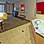 Holiday Inn Express Hotel & Suites Clinton By IHG