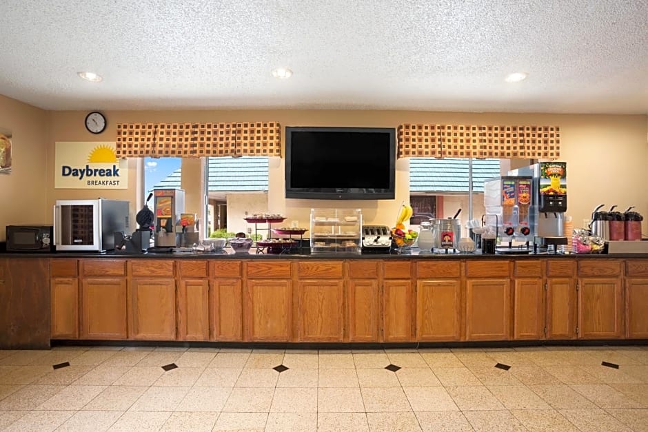 Days Inn by Wyndham Dallas Irving Market Center