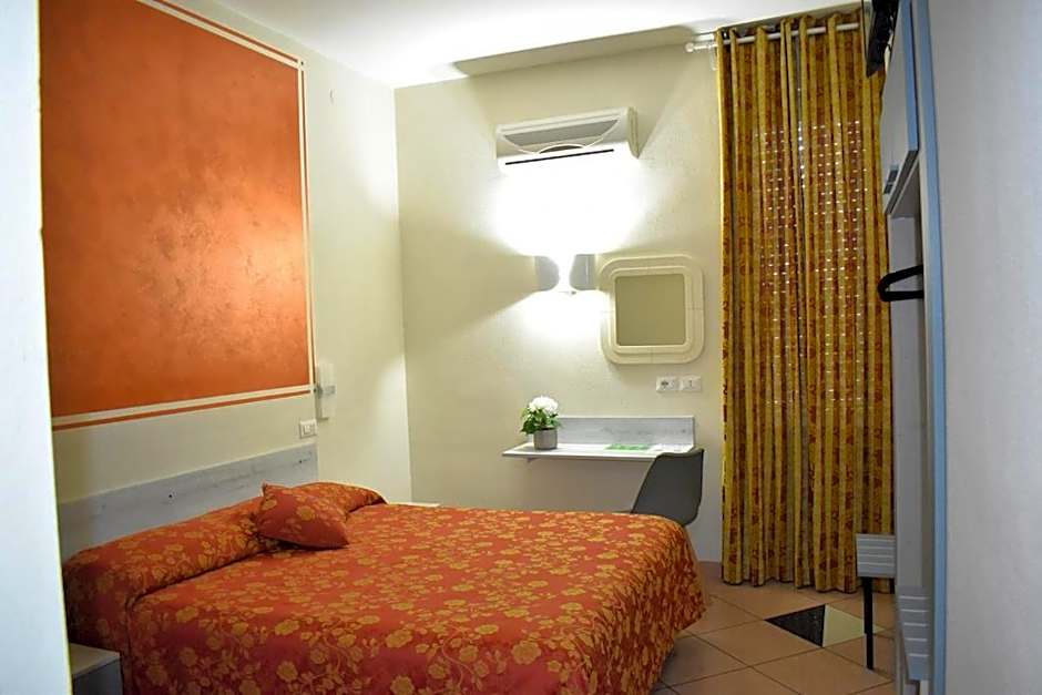 HOTEL IL PARCO - Parking Free & Restaurant - Hotel