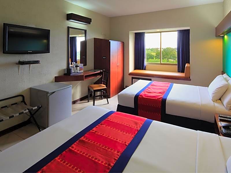 Microtel By Wyndham Eagle Ridge - Cavite