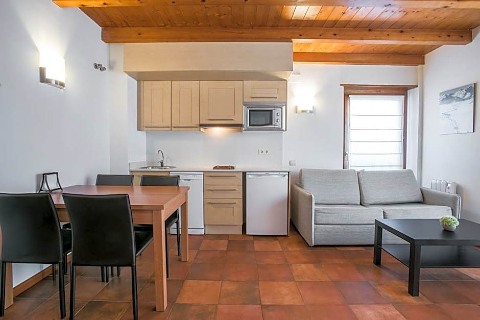 Apartamentos SNO Mont Romies Unhola