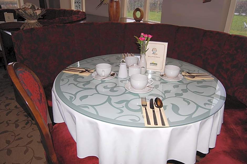 Best Western Plus Pastures Hotel