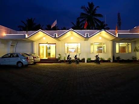 Issacs The Resort
