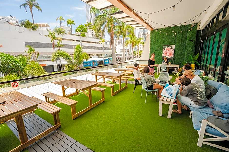 Tequila Sunrise Hostel Surfers Paradise
