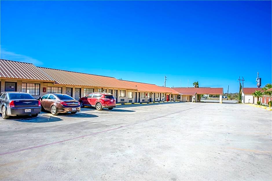 Pleasanton Executive Inn By OYO