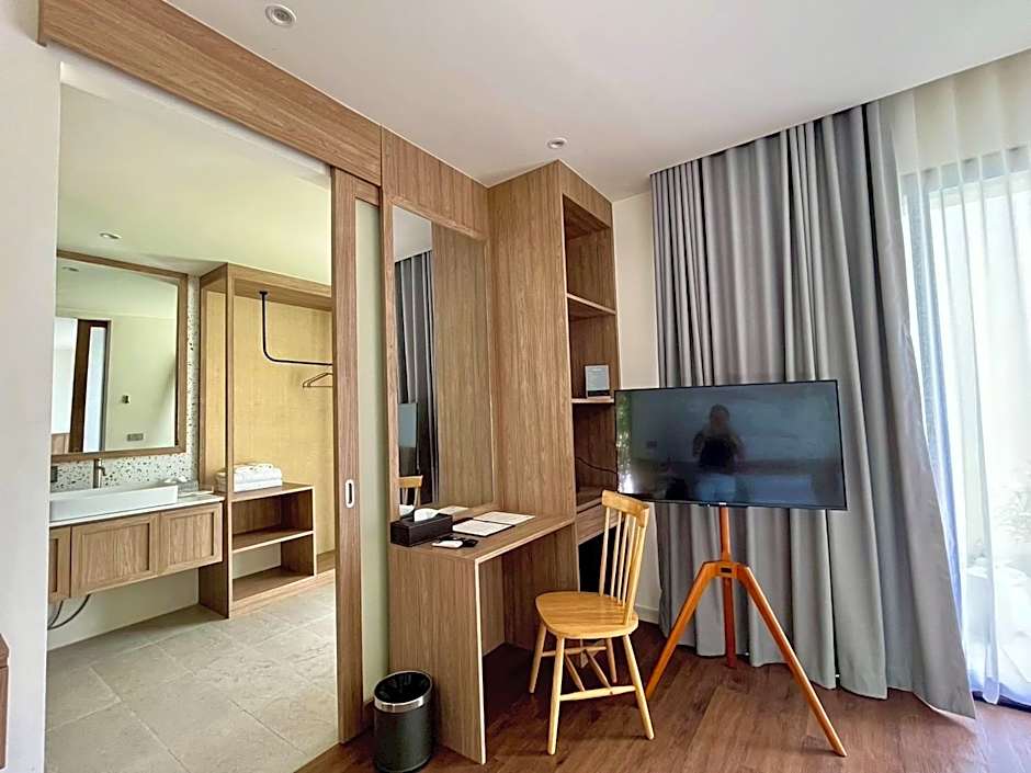 Shanti-Retreat Hotel
