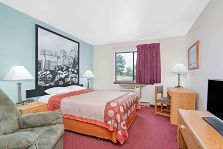 1 Queen Bed Mobility Accessible Room Non-Smoking