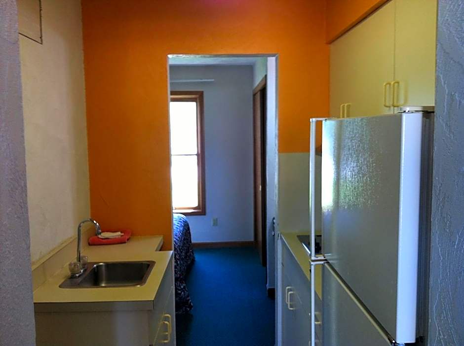 East Street Inn & Suites