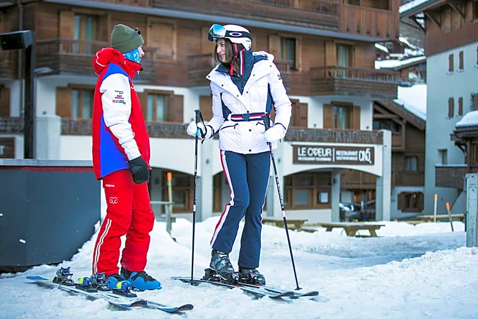 Au Coeur Du Village Hotel