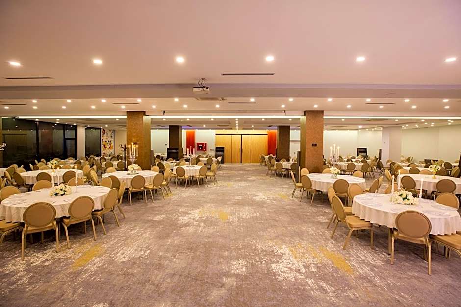 Karpalas City Hotel & Spa