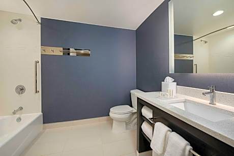 1 Bedroom Suite, 1 King, Sofa bed