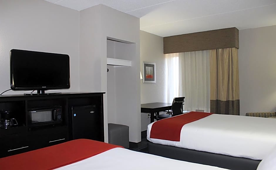 Holiday Inn Express Forsyth By IHG