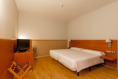 Double or Twin Room (1-2 Adults)